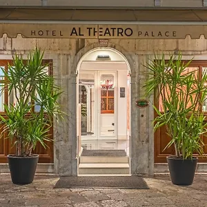 Al Theatro Palace Italia